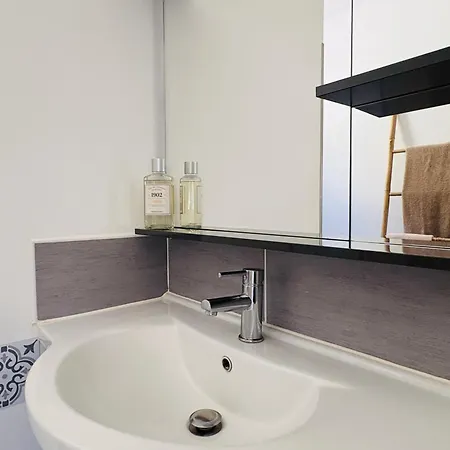 Appartement Le Hangar, Climatisée Avec Terrasse Montmeyran