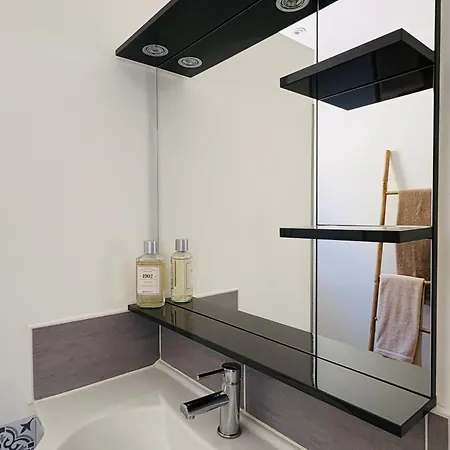 Appartement Le Hangar, Climatisee Avec Terrasse *