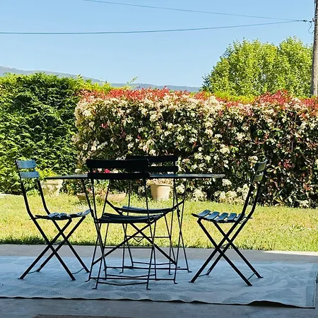 Le Hangar, Climatisée Avec Terrasse Appartement Montmeyran