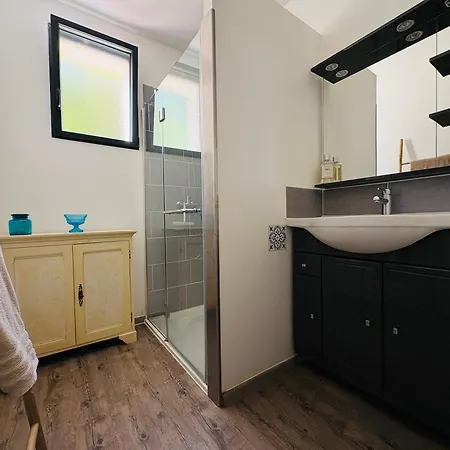 Le Hangar, Climatisée Avec Terrasse Appartement *
