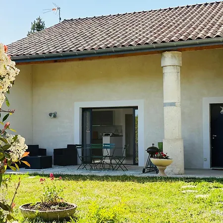 Le Hangar, Climatisée Avec Terrasse Appartement Montmeyran